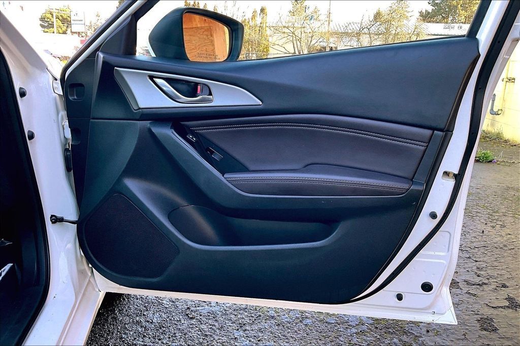 2018 MAZDA Mazda3 Touring OR