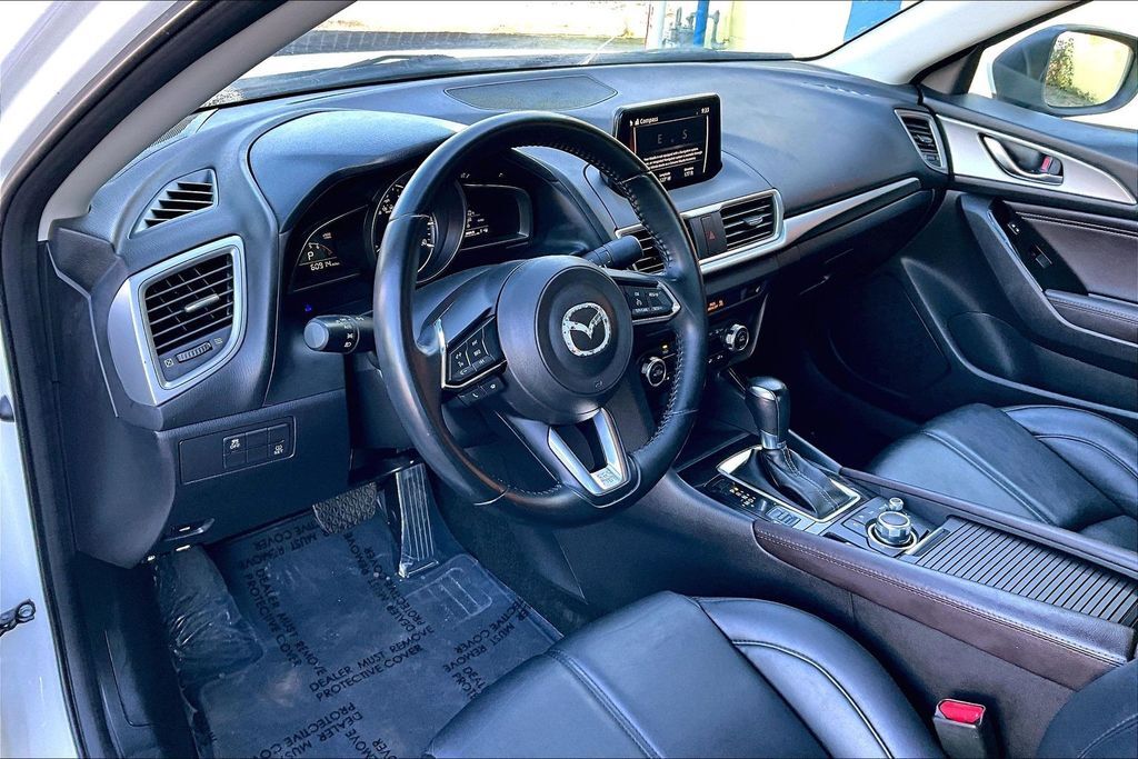 2018 MAZDA Mazda3 Touring OR