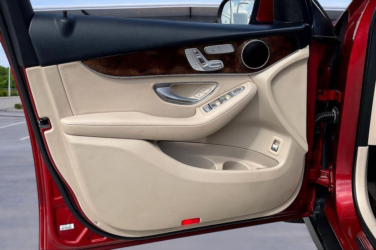 2018 MERCEDES-BENZ GLC 300 Houston TX