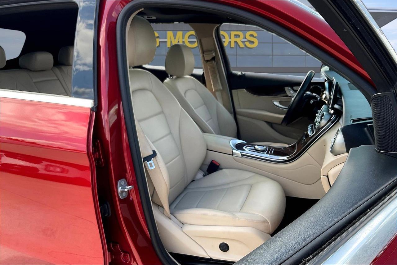 2018 MERCEDES-BENZ GLC 300 Houston TX