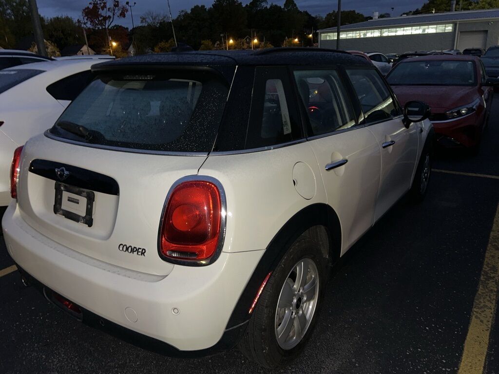 2018 MINI Cooper Base Akron OH