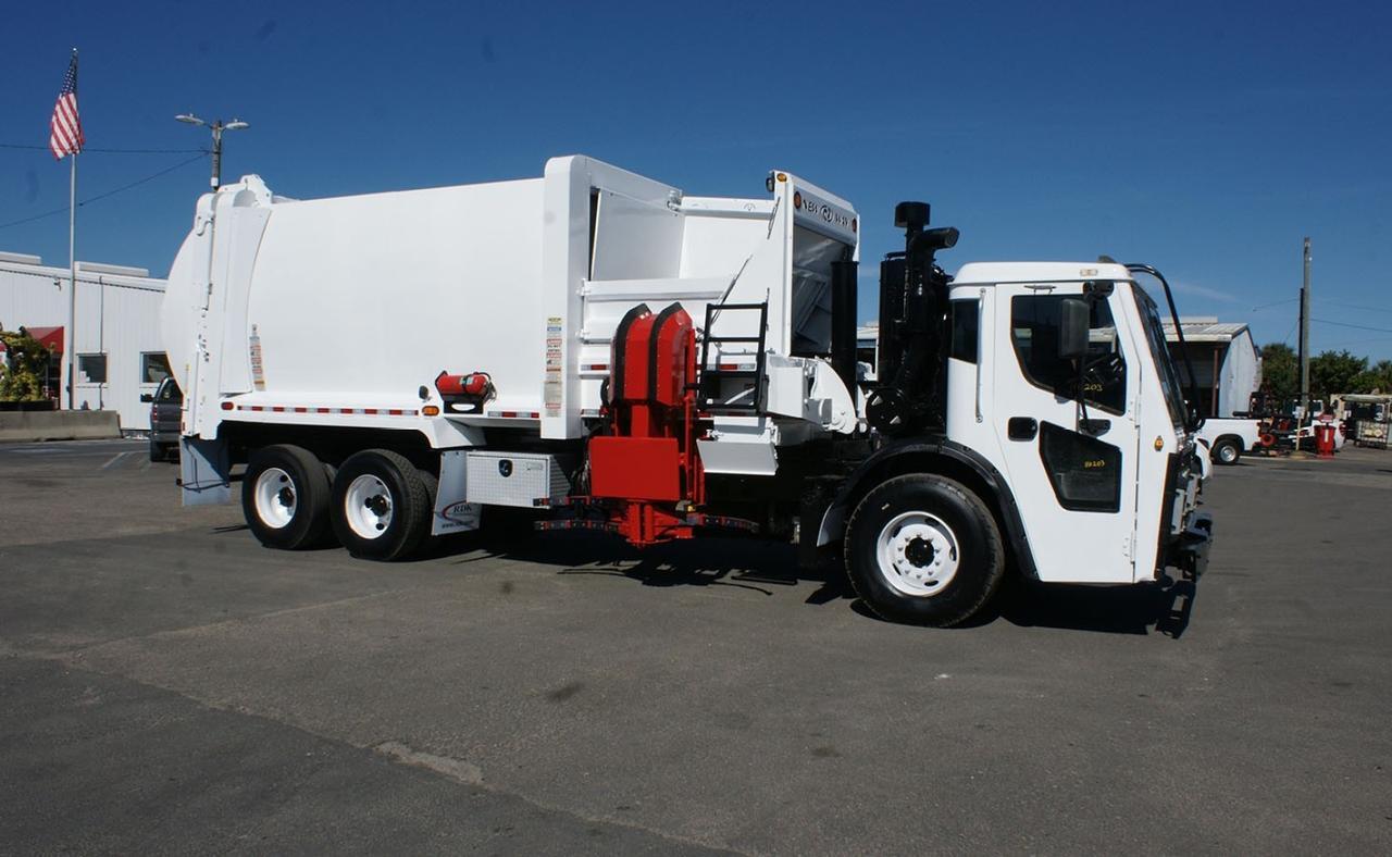 2018 Mack 600 31 Yard New Way Side Loader Garbage Truck