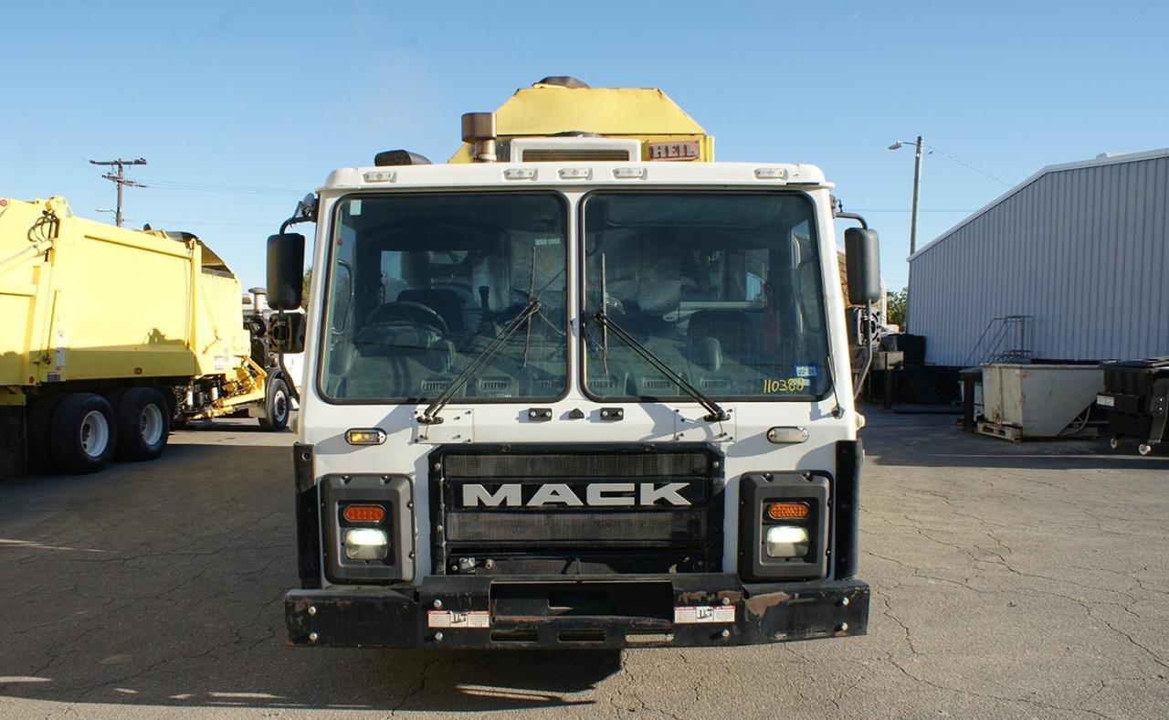 2018 Mack LR613 28 yard Heil Side Loader Garbage Truck
