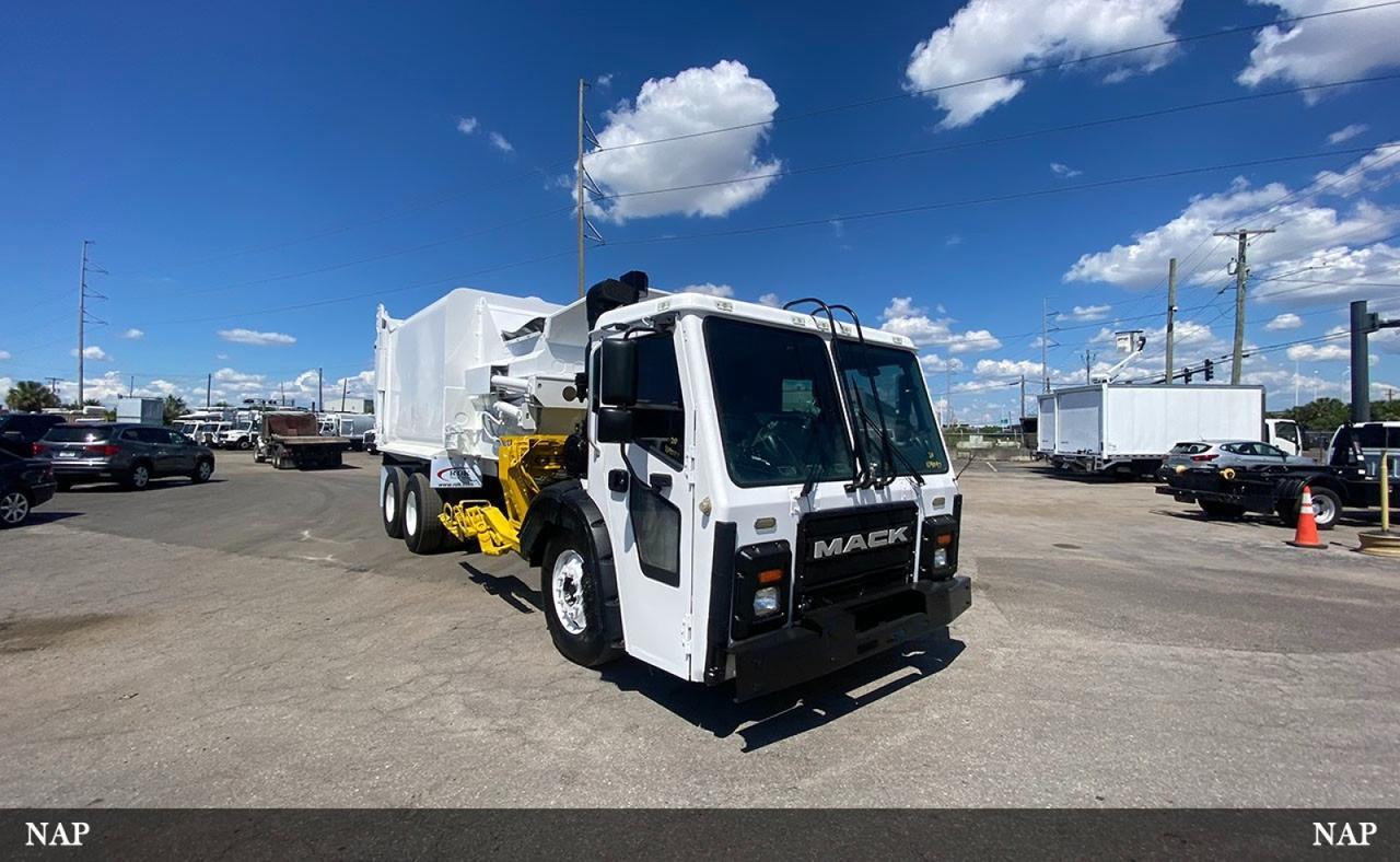 2018 Mack LR613 28 yard Heil Side Loader Garbage Truck