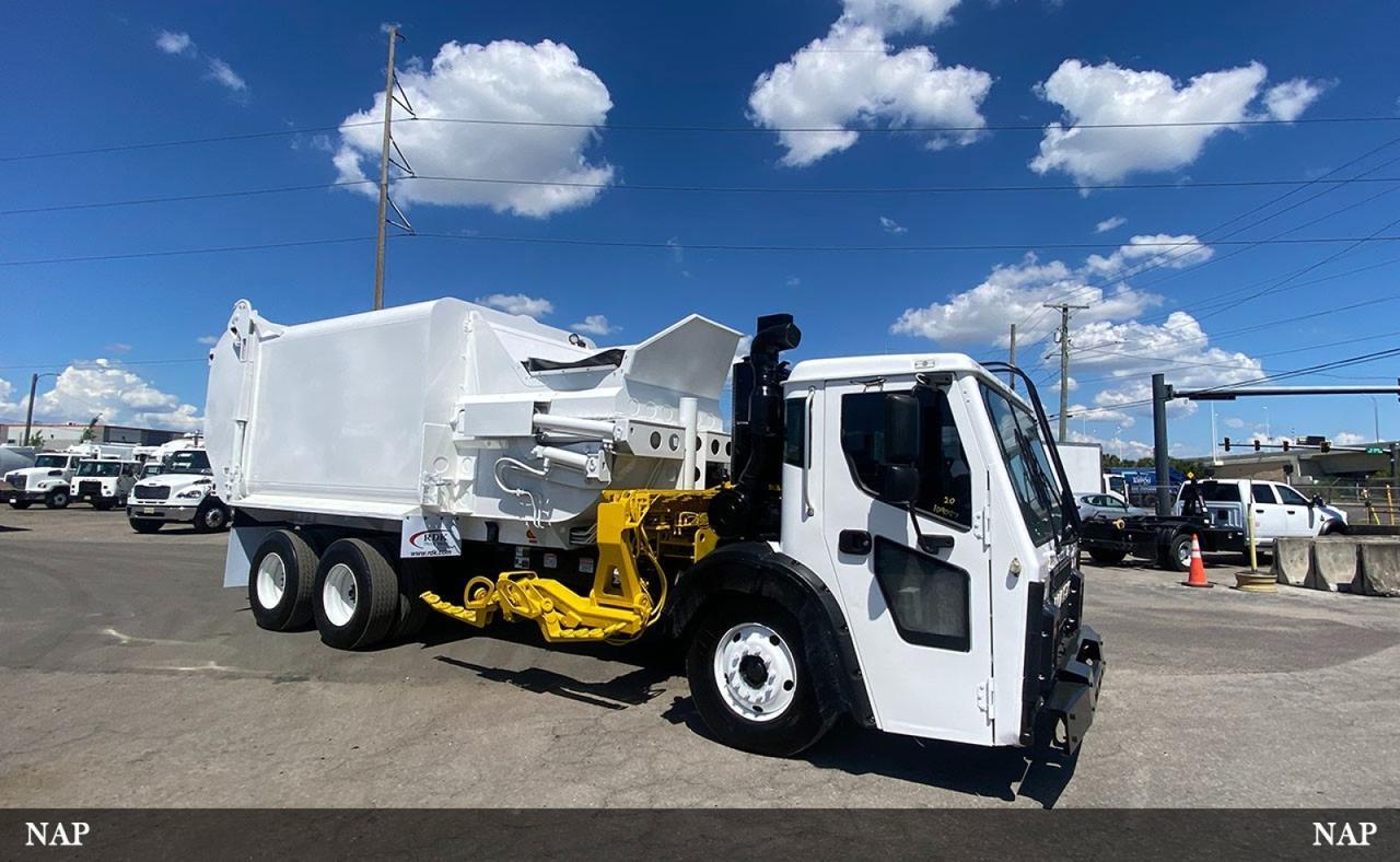 2018 Mack LR613 31 Yard New Way Automated Side Loader Garbage truck Tampa FL