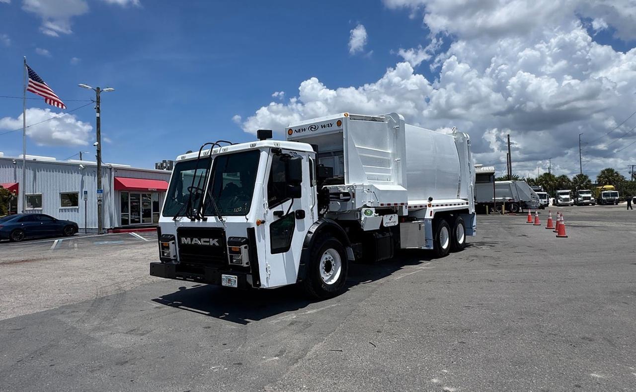 2018 Mack LR613 31 Yard New Way Side Loader Garbage Truck