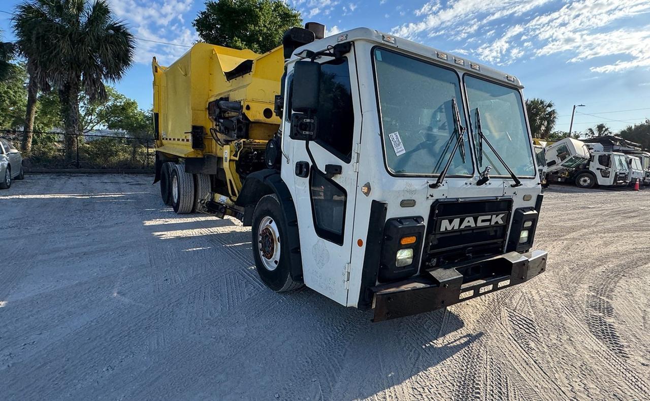 2018 Mack LR613 31 yard Dadee Side Loader Garbage Truck Tampa FL
