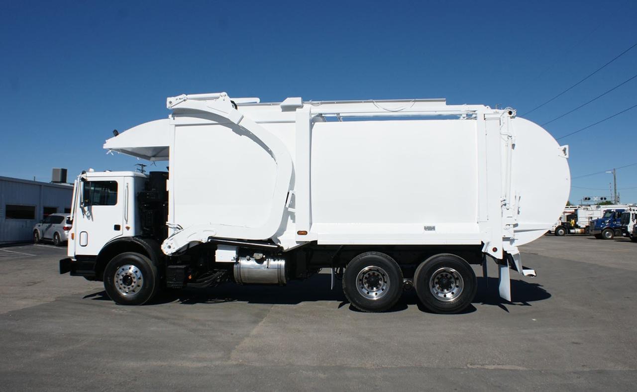 2018 Mack MRU613 40 yard Labrie Front Loader Garbage truck Tampa FL