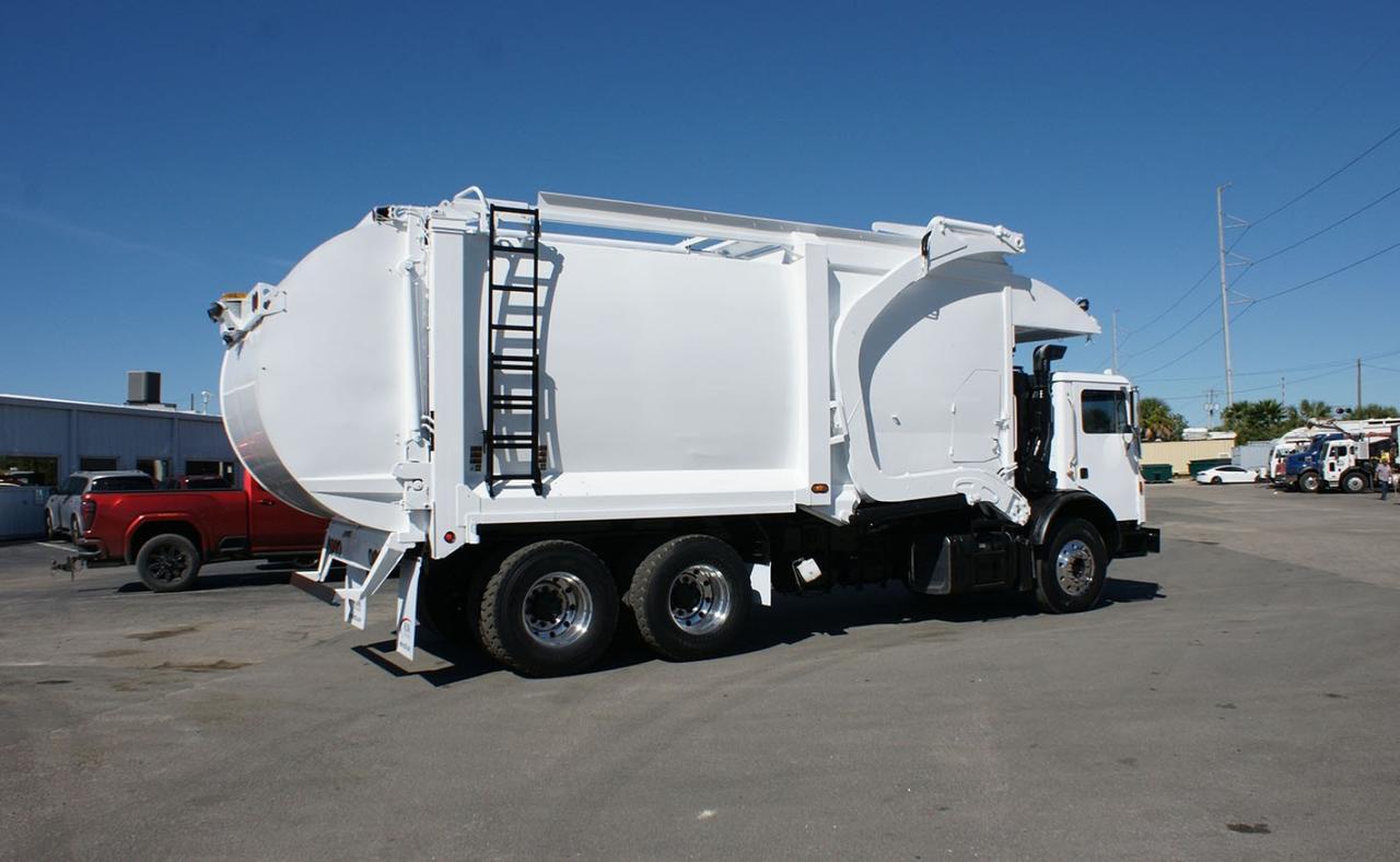 2018 Mack MRU613 40 yard Labrie Front Loader Garbage truck Tampa FL