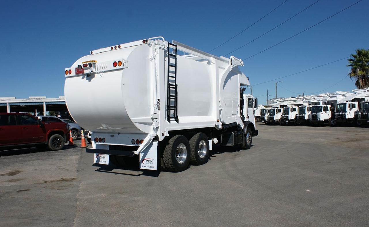 2018 Mack MRU613 40 yard Labrie Front Loader Garbage truck Tampa FL