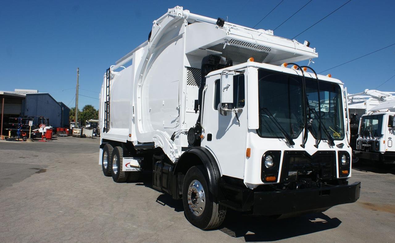 2018 Mack MRU613 40 yard Labrie Front Loader Garbage truck Tampa FL