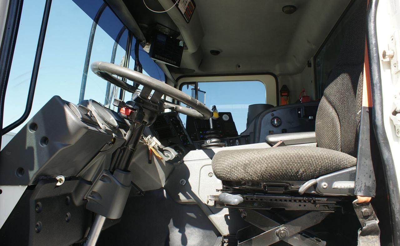 2018 Mack MRU613 40 yard Labrie Front Loader Garbage truck Tampa FL