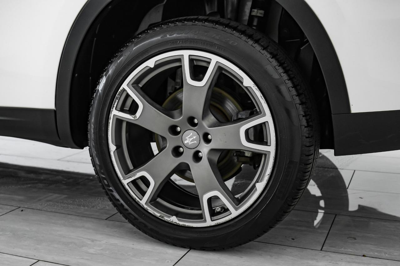 2018 Maserati Levante Q4 AWD BLIND SPOT NAVIGATION PANORAMA LEATHER SEATS REAR CAMERA KEYLESS START Carrollton TX