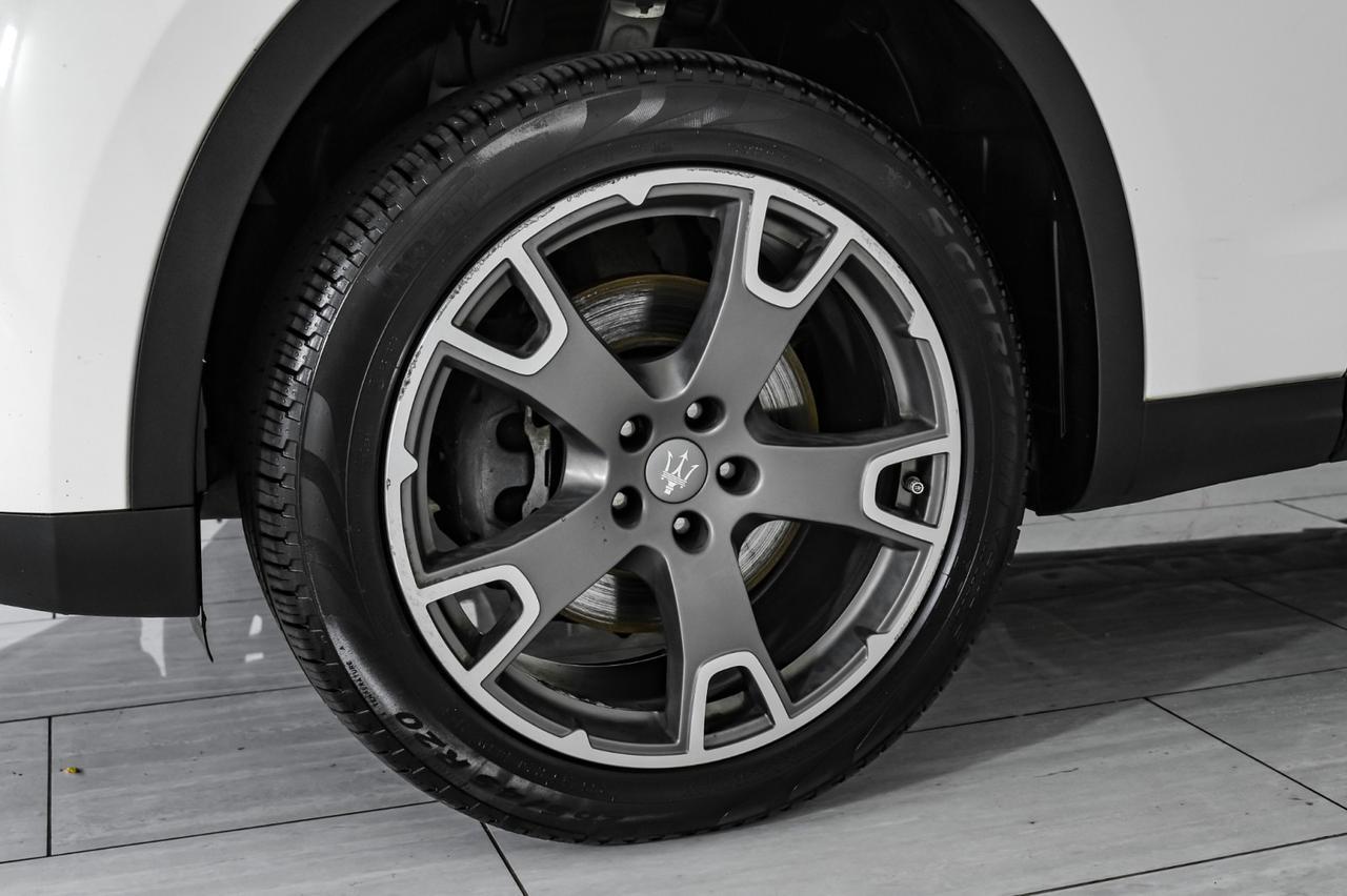 2018 Maserati Levante Q4 AWD BLIND SPOT NAVIGATION PANORAMA LEATHER SEATS REAR CAMERA KEYLESS START Carrollton TX