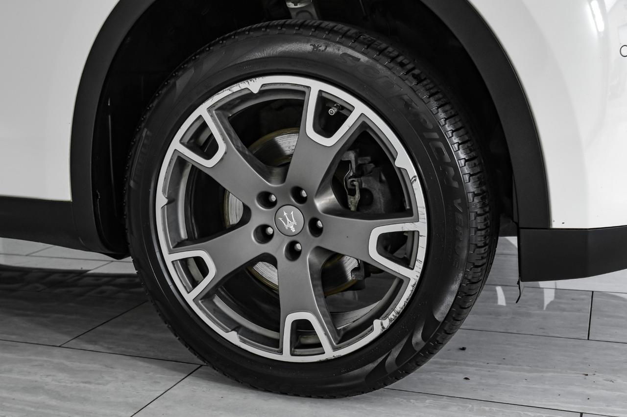 2018 Maserati Levante Q4 AWD BLIND SPOT NAVIGATION PANORAMA LEATHER SEATS REAR CAMERA KEYLESS START Carrollton TX