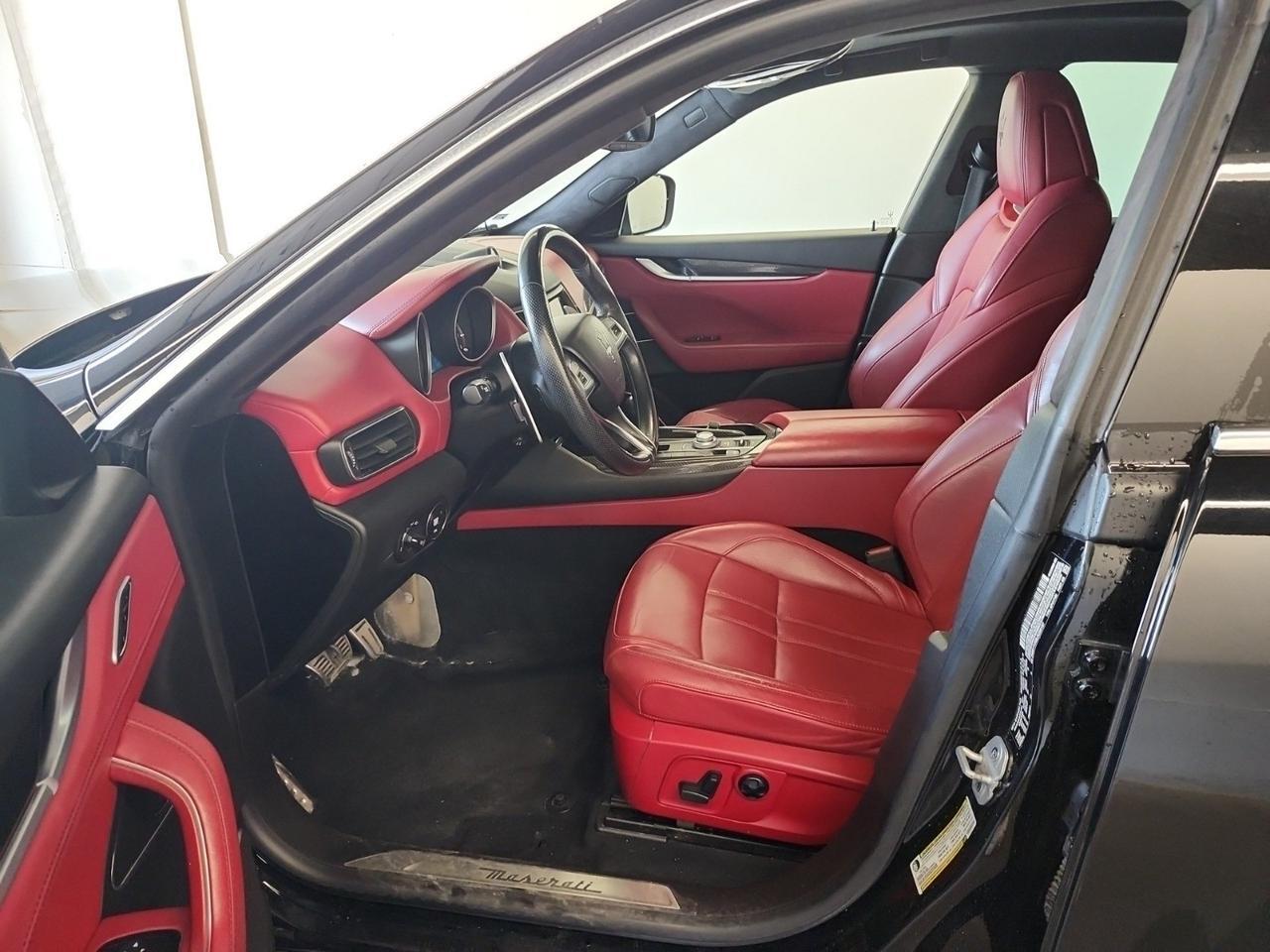 2018 Maserati Levante Sport GRANSPORT | REDLEATHER | CARBONFIBER | PANORAMICROOF | POWER&MEMORYSEATS | XENONHEADLIGHTS Toronto ON