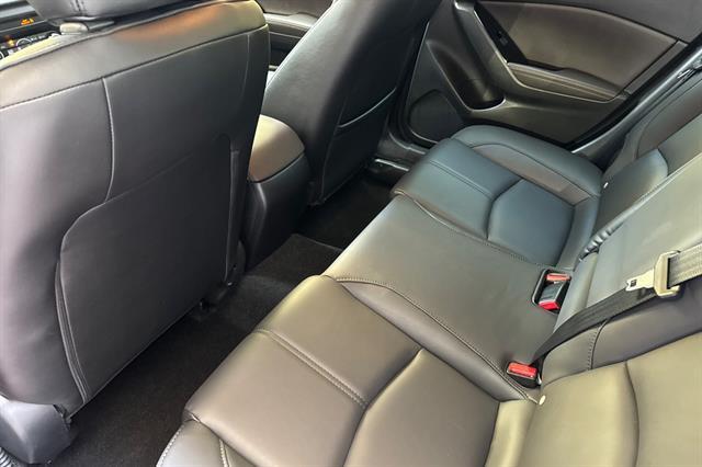 2018 Mazda Mazda3 5-Door Touring