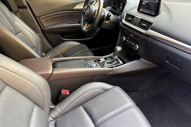 2018 Mazda Mazda3 5-Door Touring