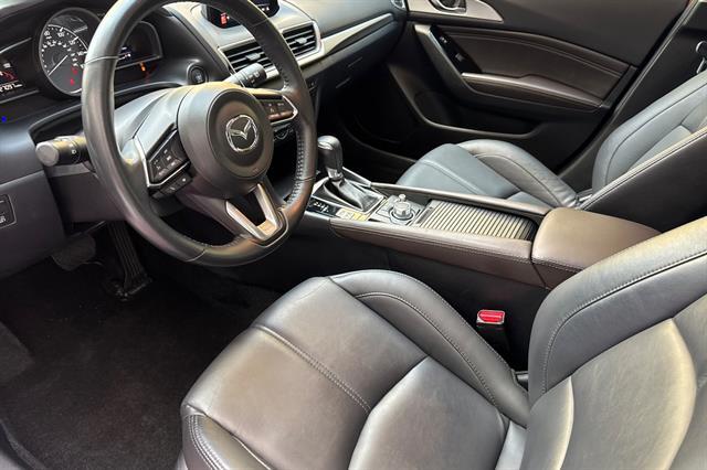 2018 Mazda Mazda3 5-Door Touring