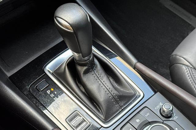 2018 Mazda Mazda3 5-Door Touring