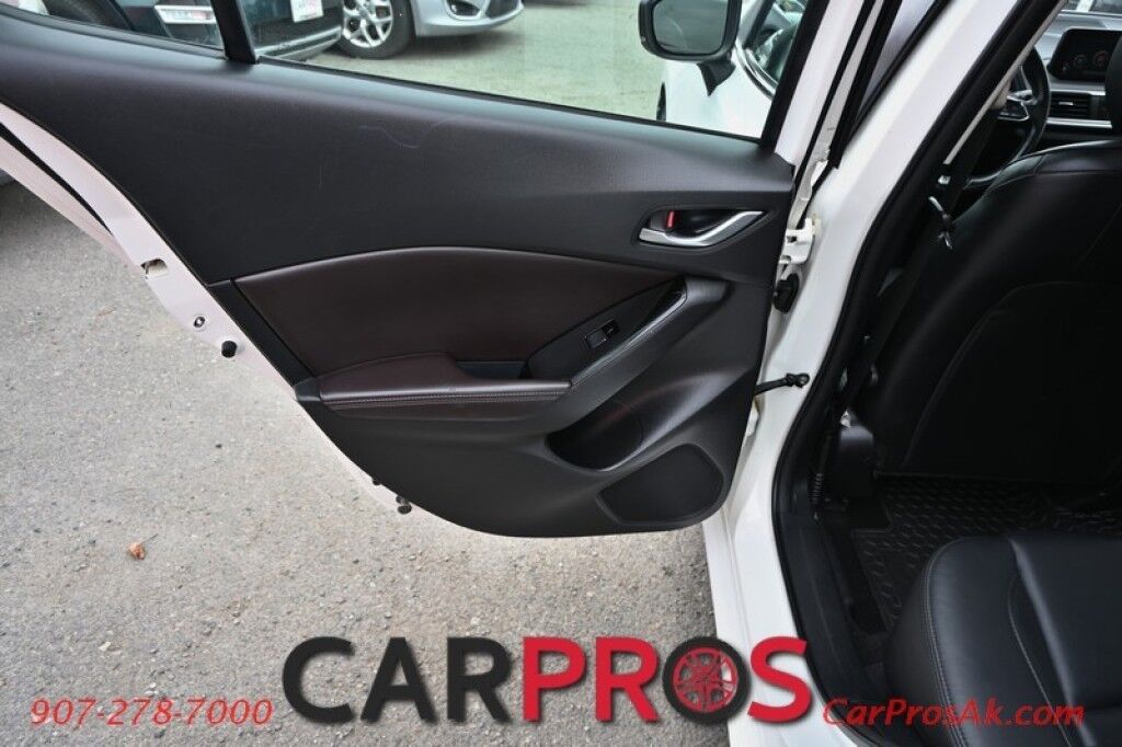 2018 Mazda Mazda3 Touring Hatchback - Automatic - Power & Heated Leather Seats - Bose Speakers - Sunroof - Back Up Camera - Bluetooth - Aux/USB - Aluminum Wheels - Keyless Entry & Start - 35 MPG Anchorage AK