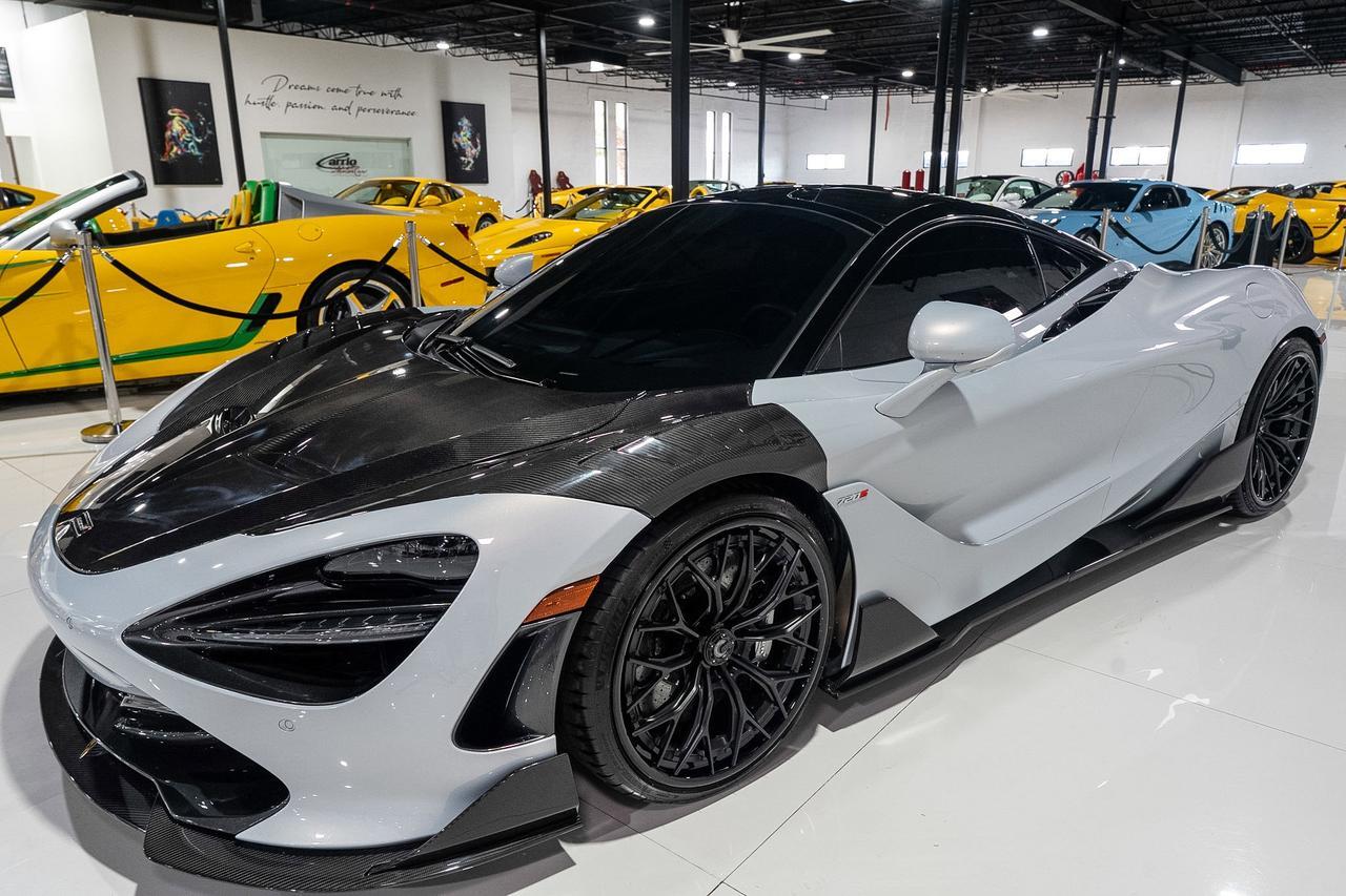 2018 McLaren 720S LAUNCH EDITION!! Glacier White paint, Luxury package, front lifter, Bowers & Wilkins audio AND MORE!