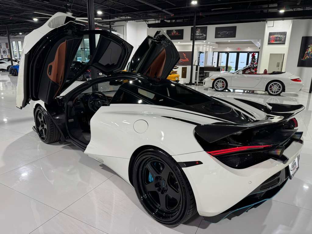 2018 McLaren 720S McLaren White paint, Arizona Tan interior, Bowers & Wilkins audio, carbon galore AND MORE!! Fort Lauderdale FL