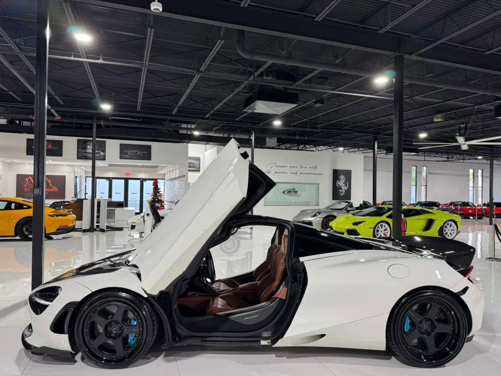 2018 McLaren 720S McLaren White paint, Arizona Tan interior, Bowers & Wilkins audio, carbon galore AND MORE!! Fort Lauderdale FL
