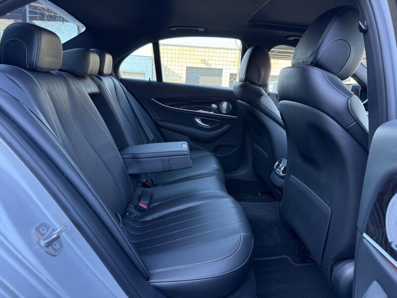 2018 Mercedes-Benz E-Class E 300 4MATIC Sedan AWD w/ AMG Line Arlington VA