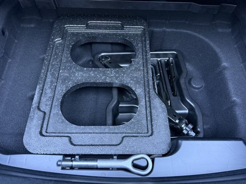 2018 Mercedes-Benz E-Class E 300 4MATIC Sedan AWD w/ AMG Line Arlington VA