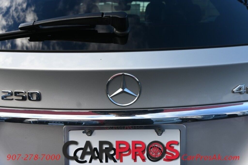 2018 Mercedes-Benz GLA 250 - AWD - 2.0L 4-Cyl Turbo - Premium & Interior Pkg - Power & Heated Leather Seats - Bluetooth - Panoramic Sunroof - Back Up Camera - Blind Sport Alert - Keyless Entry & Push To Start - CD Player - 31 MPG Anchorage AK