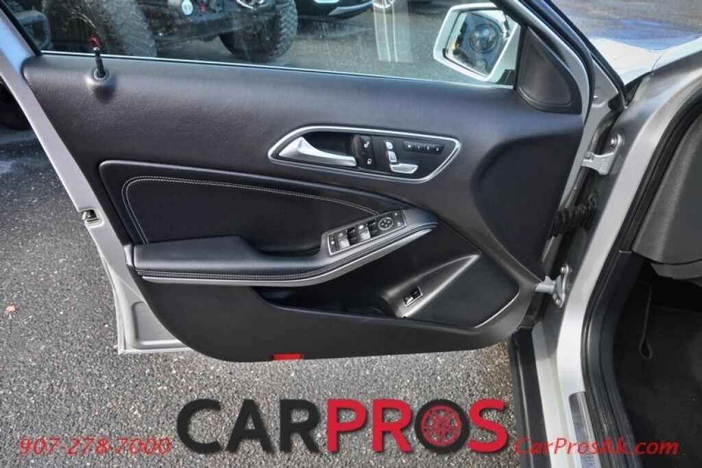 2018 Mercedes-Benz GLA 250 4MATIC - AWD - 2.0L Turbo I4 - Premium & Interior Pkg - Heated Leather Sport Seats - Push To Start - Blind Spot Monitor - Backup Camera - Panoramic Sunroof - Bluetooth - 31 MPG Anchorage AK