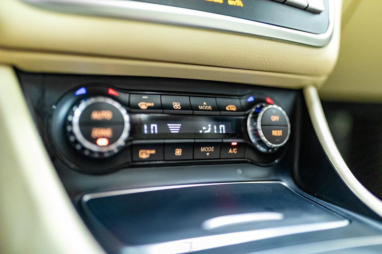 2018 Mercedes-Benz GLA 250 4Matic Leather Roof BCam Red Deer AB