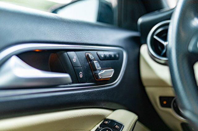 2018 Mercedes-Benz GLA 250 4Matic Leather Roof BCam Red Deer AB