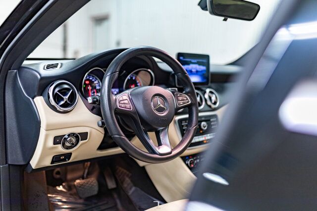 2018 Mercedes-Benz GLA 250 4Matic Leather Roof BCam Red Deer AB