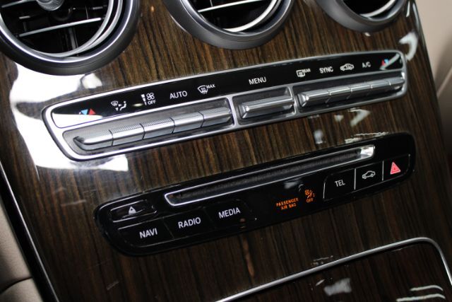 2018 Mercedes Benz GLC 300 photo 15