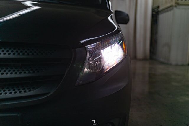 2018 Mercedes-Benz Metris Passenger Van Leather BCam Red Deer AB