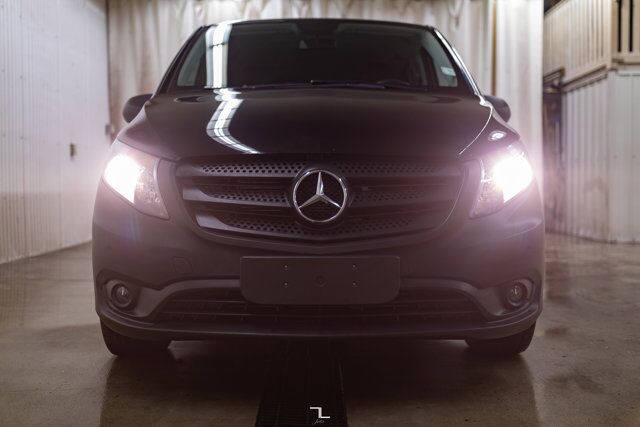 2018 Mercedes-Benz Metris Passenger Van Leather BCam Red Deer AB