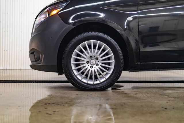 2018 Mercedes-Benz Metris Passenger Van Leather BCam Red Deer AB