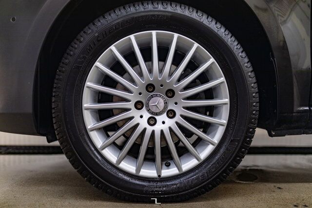 2018 Mercedes-Benz Metris Passenger Van Leather BCam Red Deer AB