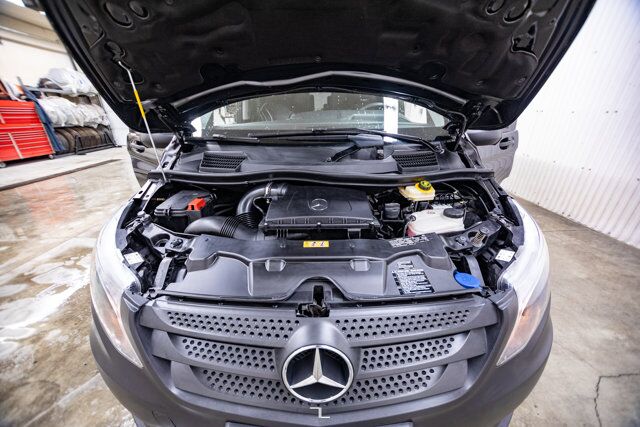 2018 Mercedes-Benz Metris Passenger Van Leather BCam Red Deer AB