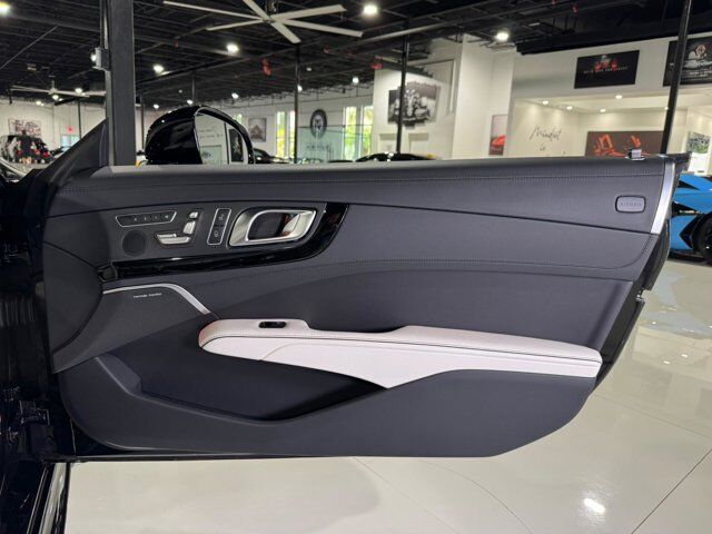 2018 Mercedes-Benz SL SL 550 DELIVERY MILES!! Obsidian Black paint, harman/kardon audio, designo interior AND MUCH MORE!!! Fort Lauderdale FL
