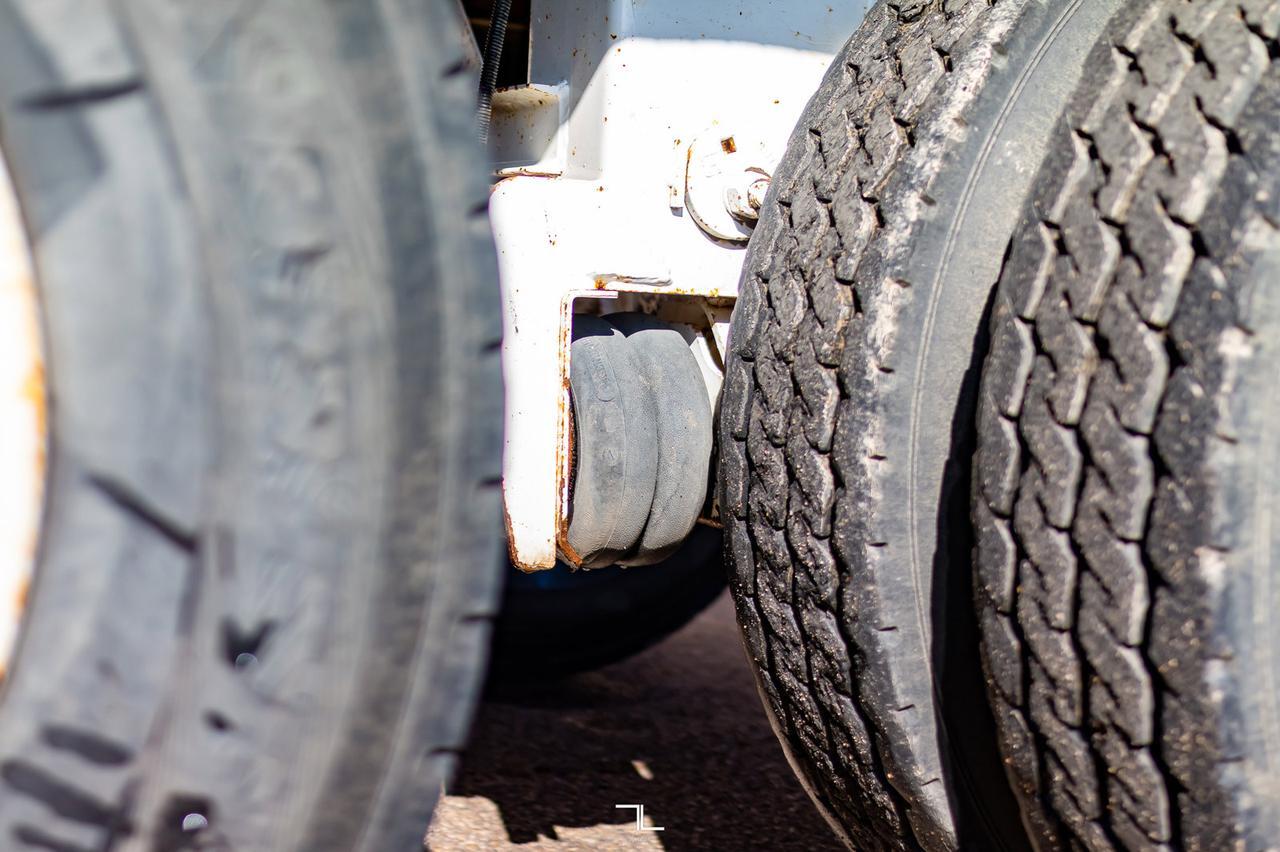 2018 Midland MG 40 TC3000X Tridem Clamshell Bottom Dump Trailer Red Deer AB