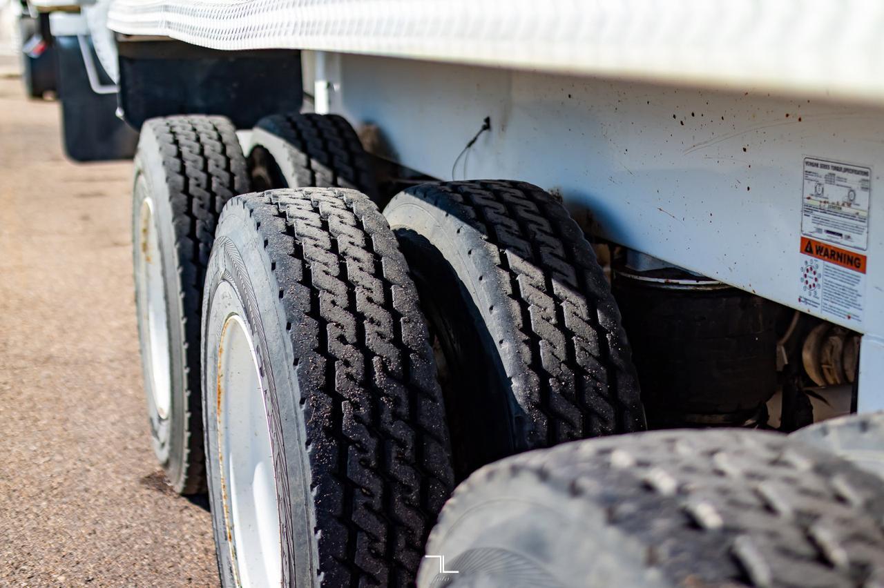 2018 Midland MG 40 TC3000X Tridem Clamshell Bottom Dump Trailer Red Deer AB