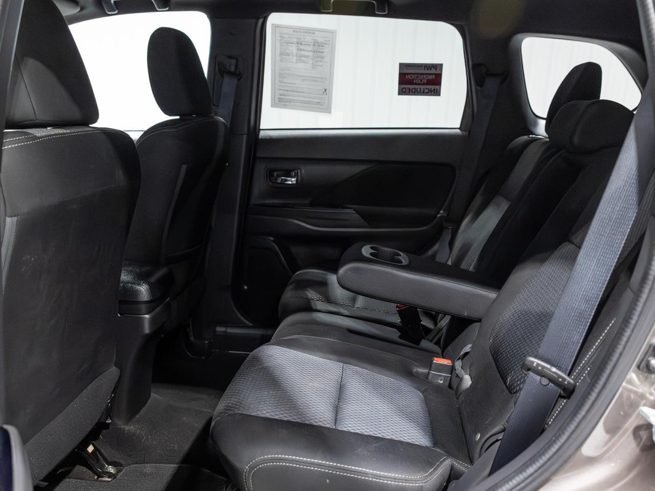 2018 Mitsubishi Outlander LE 7-Passenger Cranberry PA