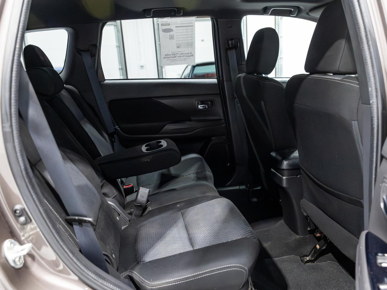 2018 Mitsubishi Outlander LE 7-Passenger Cranberry PA