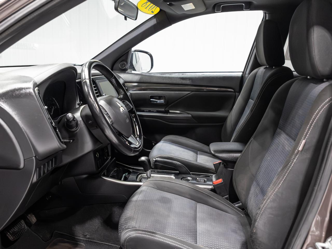 2018 Mitsubishi Outlander LE 7-Passenger Cranberry PA
