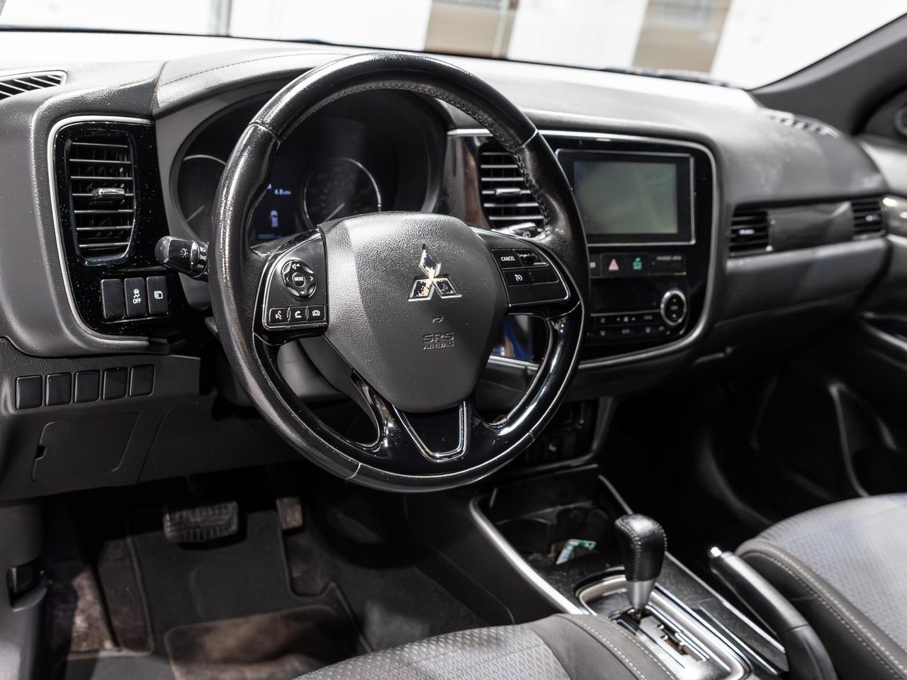 2018 Mitsubishi Outlander LE 7-Passenger Cranberry PA