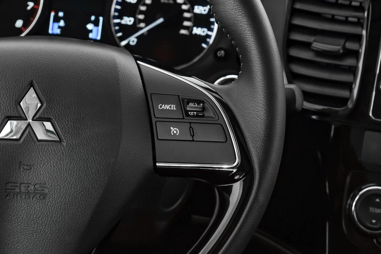 2018 Mitsubishi Outlander SEL PREMIUM PKG BLIND SPOT ASSIST SUNROOF LEATHER HEATED SEATS R Carrollton TX