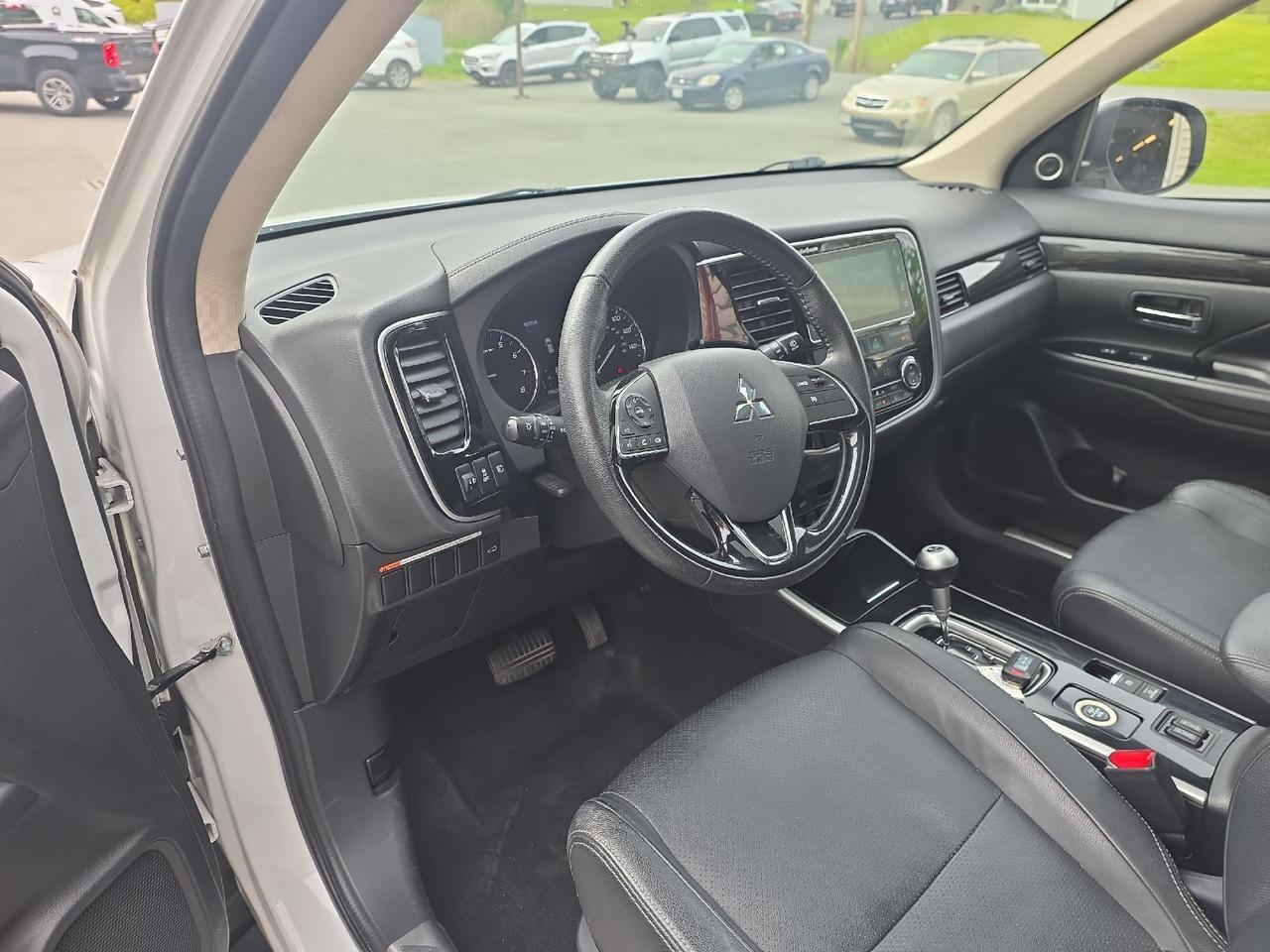 2018 Mitsubishi Outlander SEL Sand Lake NY